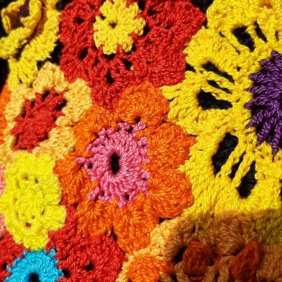 Apt 9 Floral Sweater Black Chenille Ruffles Sleeves Flowers Embroidered Size L - Picture 9 of 13